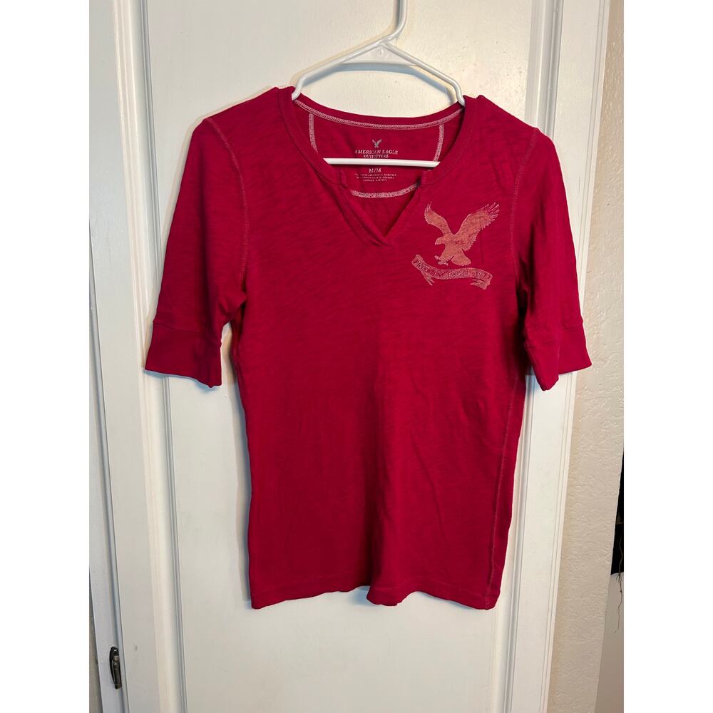 American Eagle vintage Y2K pink v-neck t-shirt